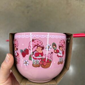 NWT Strawberry shortcake ramen Bowl set